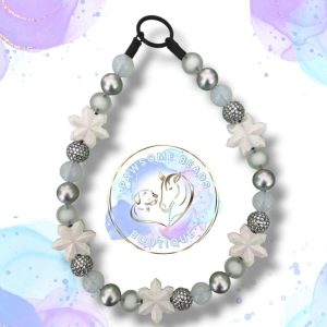 Christmas beaded dog collar from Pawsome Beads Boutique. Features a large white snowflake