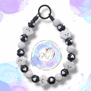 Beaded dog collar from Pawsome Beads Boutique made from 20mm acylic beads in black and white colours featuring cloud feature beads