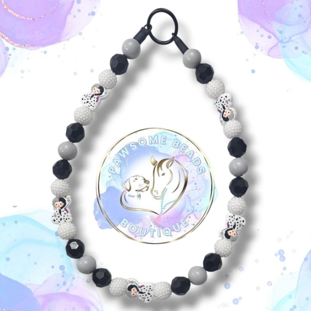 Cruella beaded dog collar from Pawsome Beads Boutique